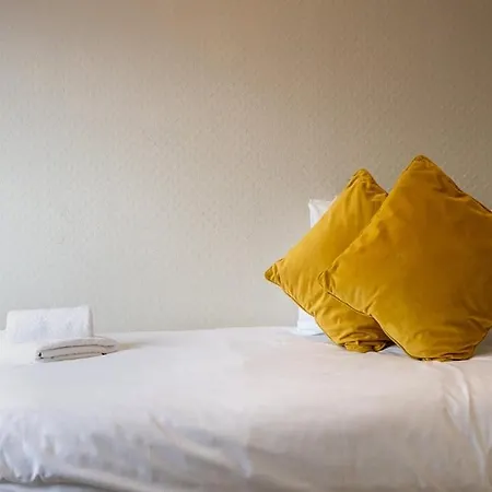 Pensión Guestready - Quiet Retreat In Suburbs