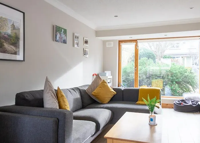 בית הארחה Guestready - Quiet Retreat In Suburbs
